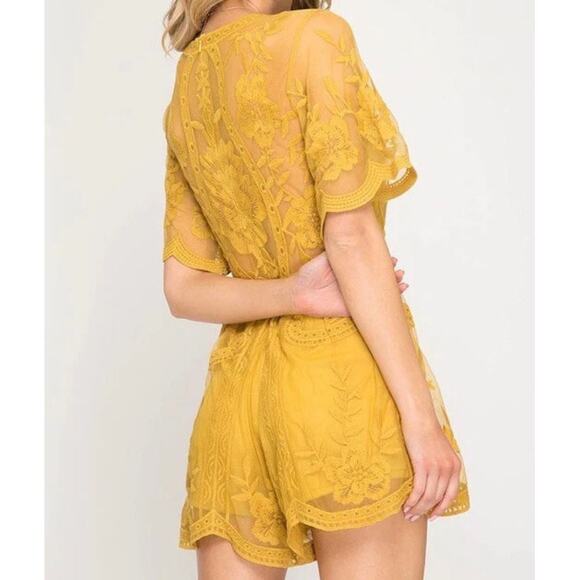 NWOT - For What It's Worth Lace Romper in Mustard - Size L - Picture 2 of 4